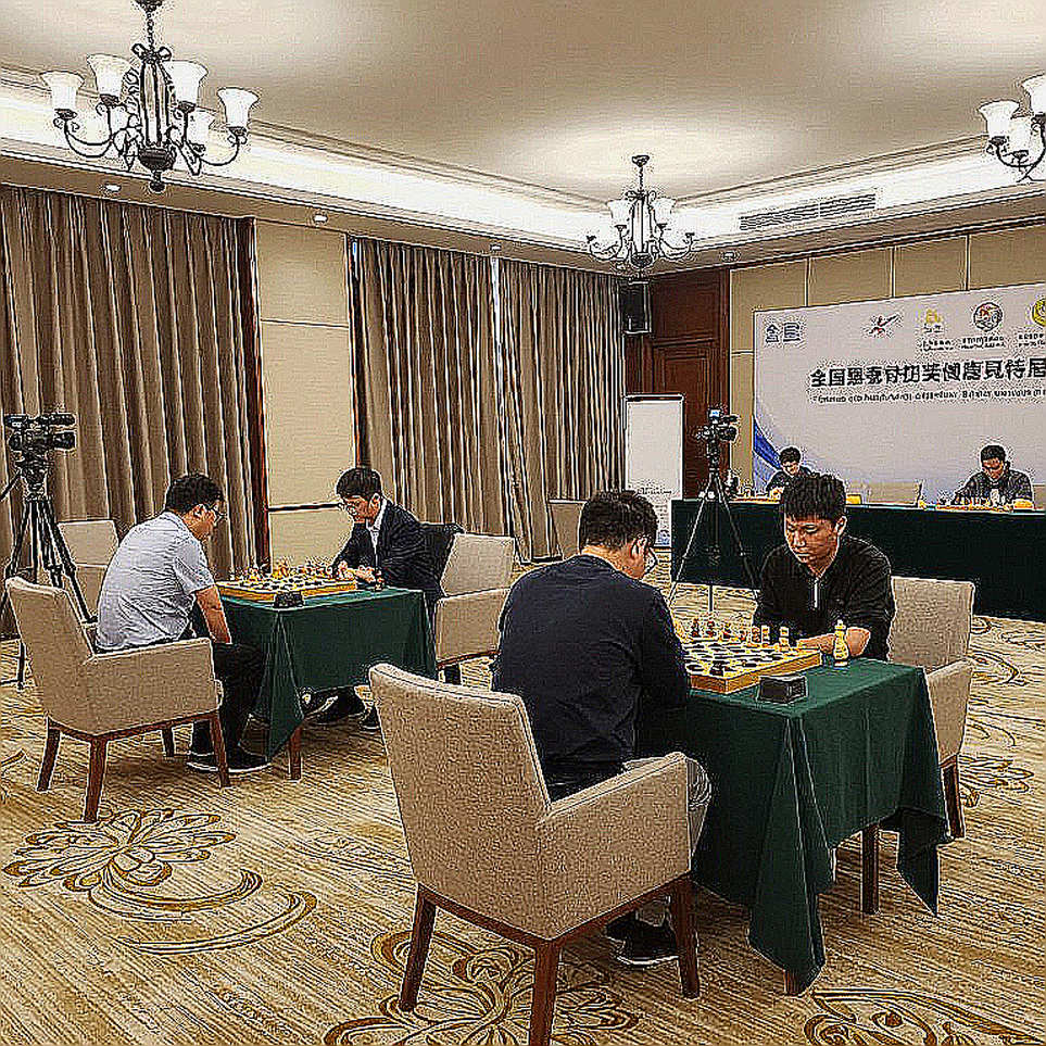 तीन में से चार: FIDE के सर्वे में आंकड़ा है, पर नमूना और तिथि नहीं