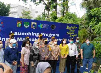 KAPOLDA Metro Jaya Resmikan Kampung Tangguh Jaya Yang Berisi Banyak Fasilitas Sosial Umum Dengan Program Vaksinasi.