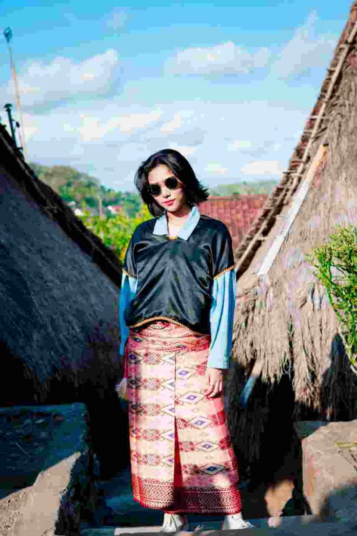 Isyana di Desa Sasak Ende